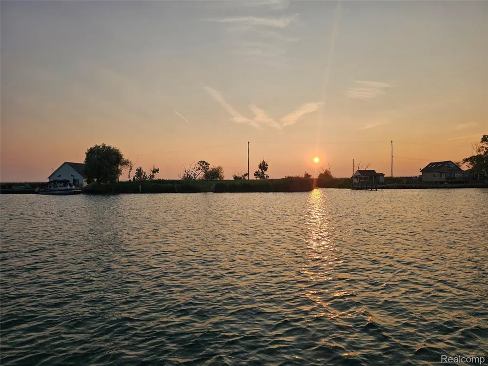 8350 Sni Bora Clay Township, MI 48001