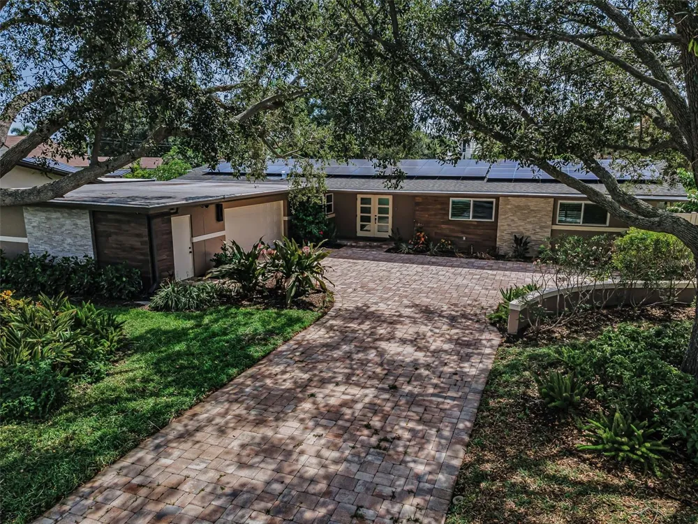 861 RAFAEL BOULEVARD NE St Petersburg, FL 33704