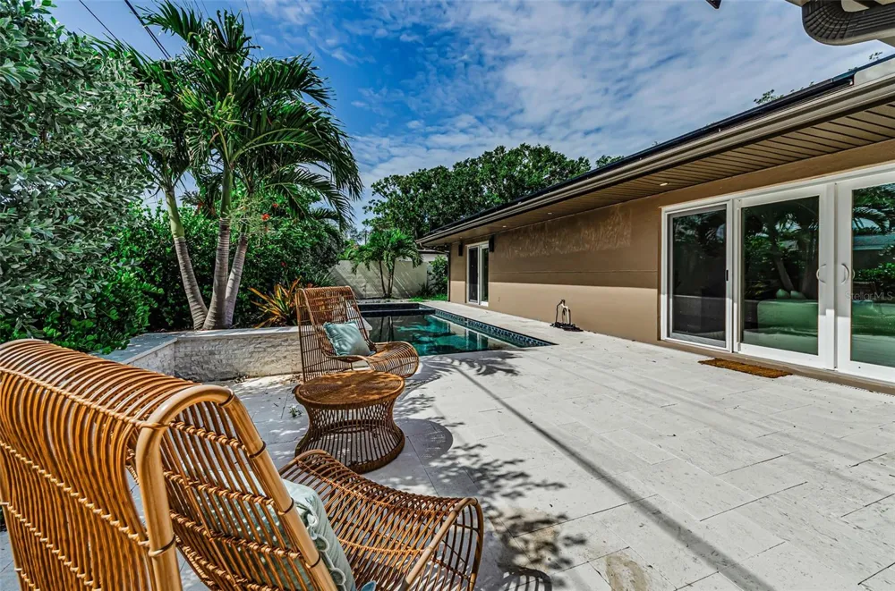 861 RAFAEL BOULEVARD NE St Petersburg, FL 33704