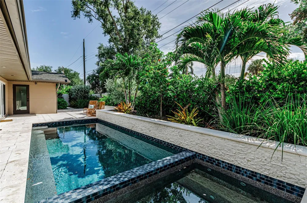 861 RAFAEL BOULEVARD NE St Petersburg, FL 33704