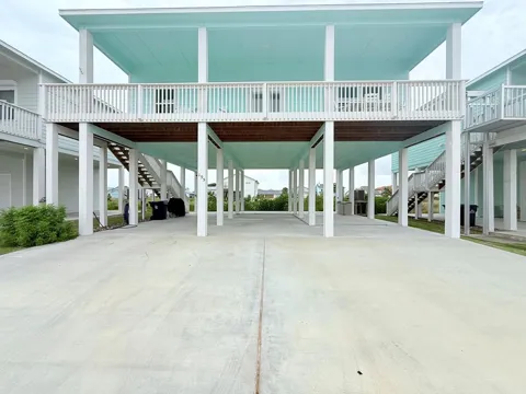 195 Paradise Dr