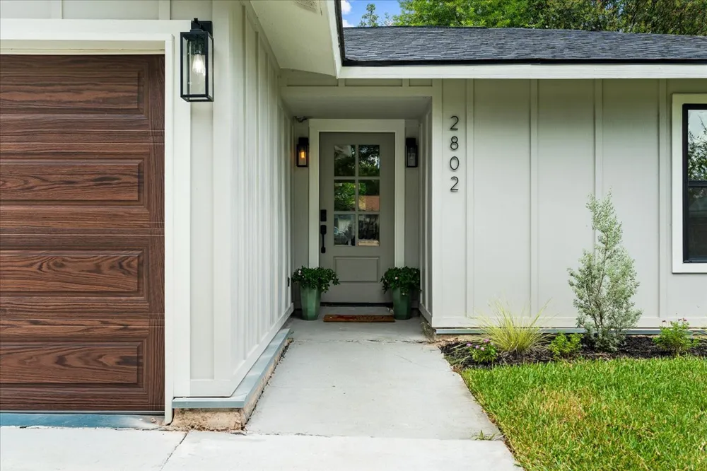 2802 Leeds Cove Austin, TX 78745
