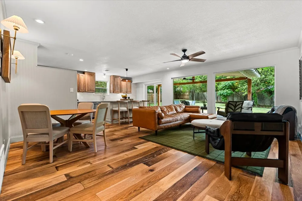 2802 Leeds Cove Austin, TX 78745