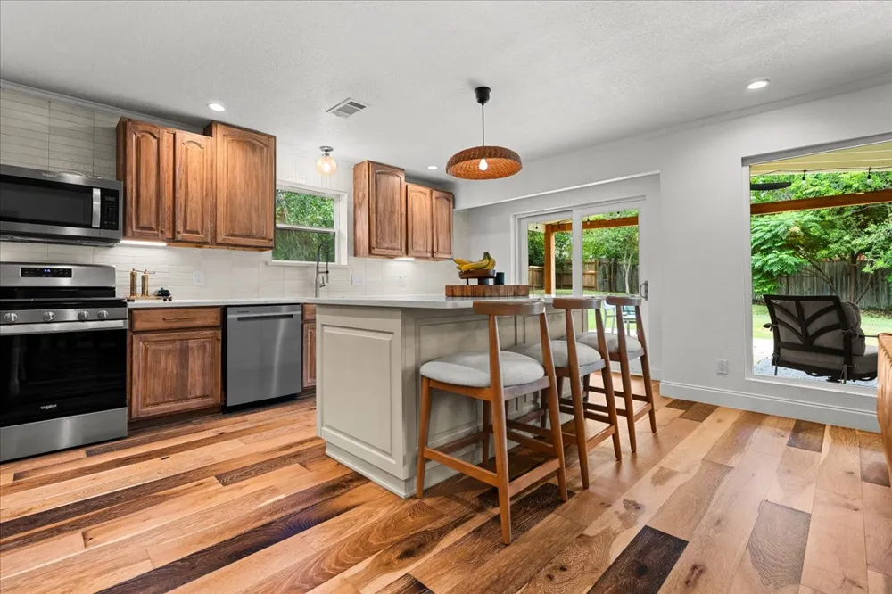 2802 Leeds Cove Austin, TX 78745