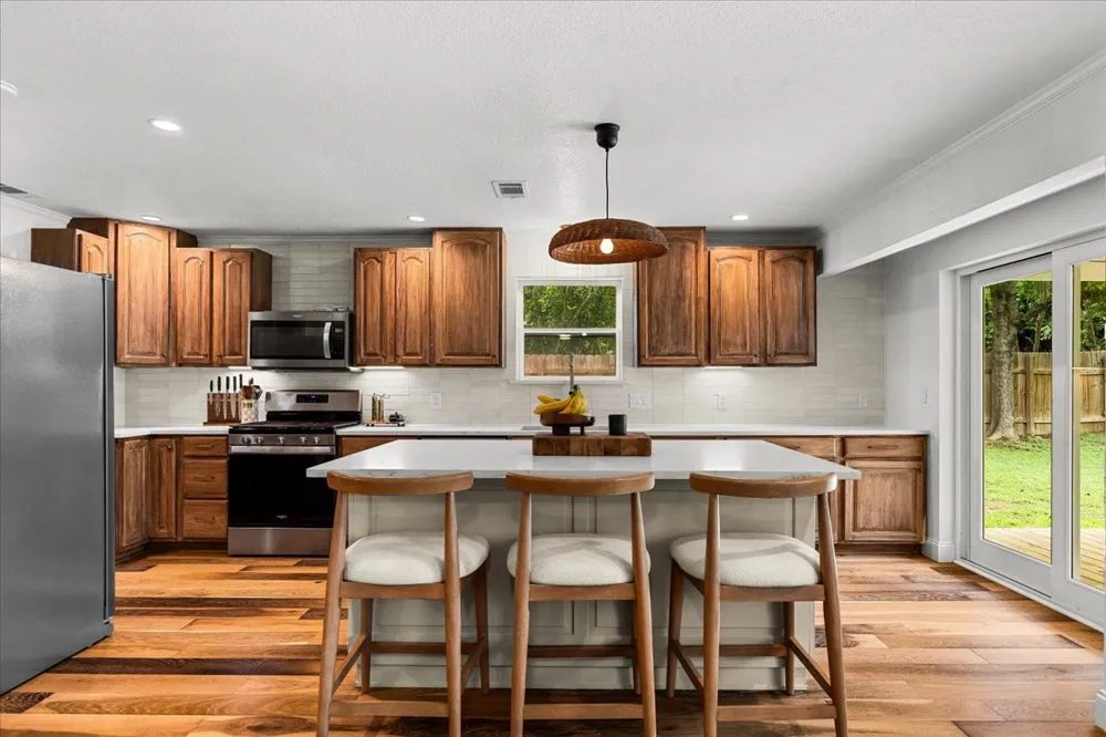 2802 Leeds Cove Austin, TX 78745