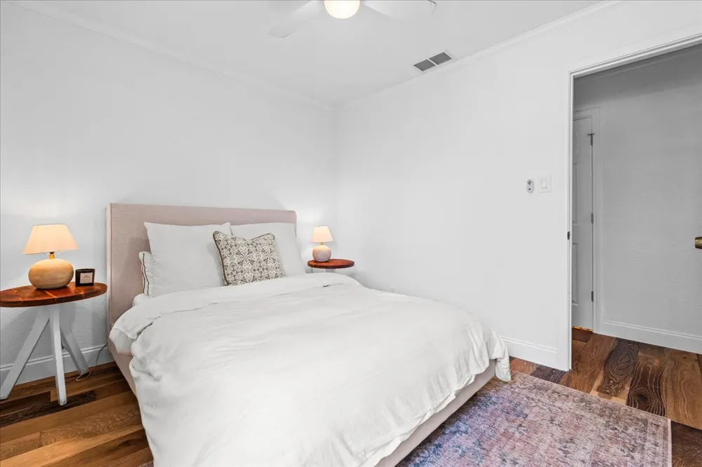 2802 Leeds Cove Austin, TX 78745