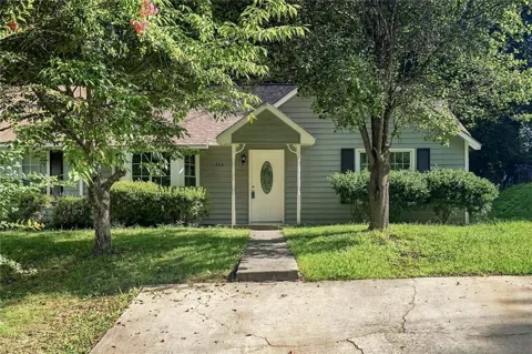 324 Farm Place Court NE