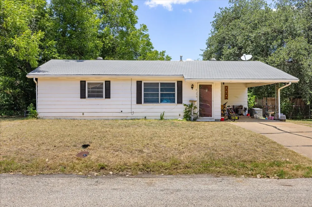 765 W Park Street Stephenville, TX 76401