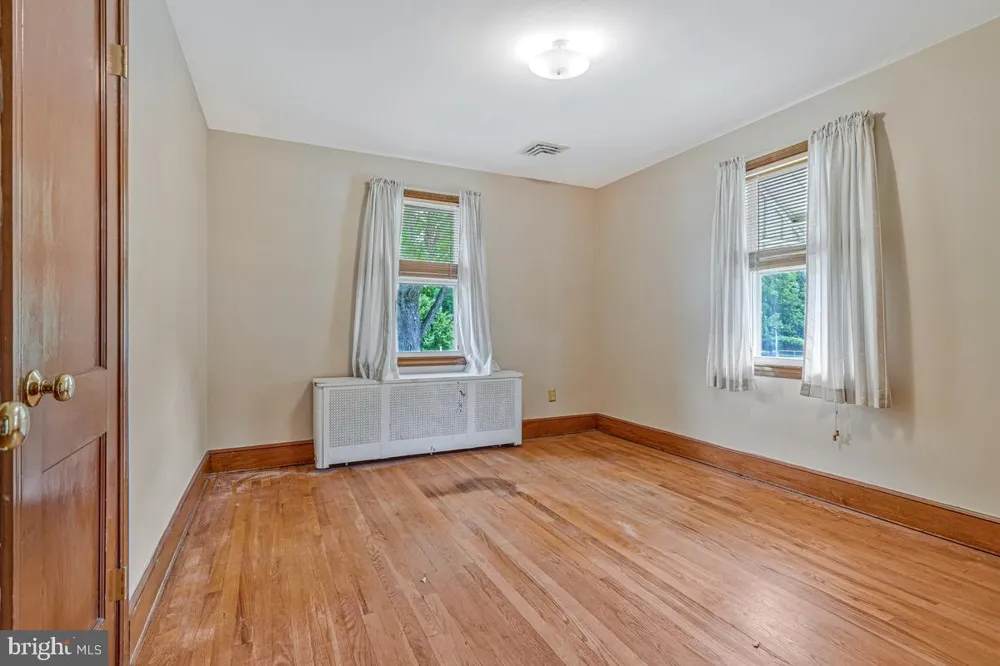 6614 HORSESHOE ROAD Clinton, MD 20735