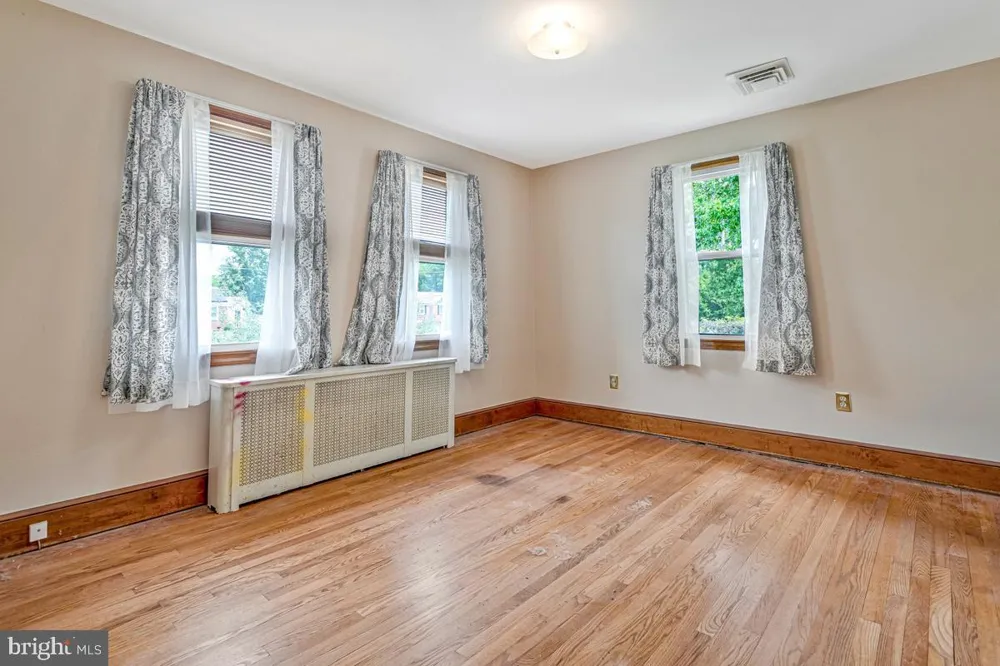 6614 HORSESHOE ROAD Clinton, MD 20735