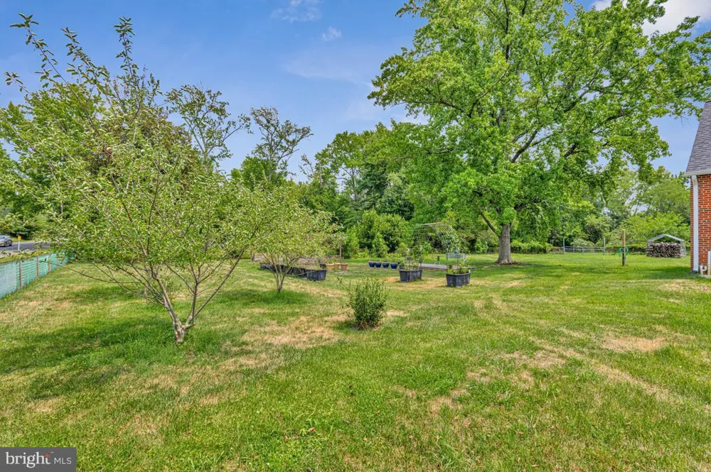 6614 HORSESHOE ROAD Clinton, MD 20735
