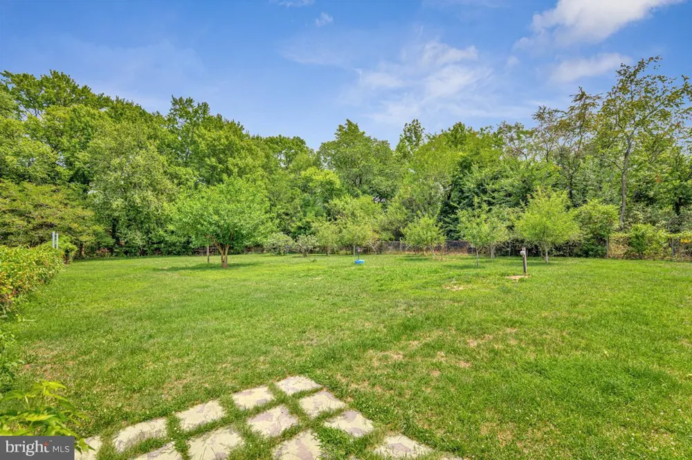 6614 HORSESHOE ROAD Clinton, MD 20735