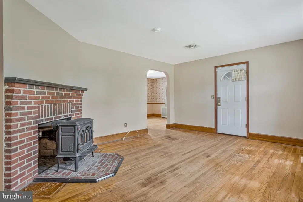 6614 HORSESHOE ROAD Clinton, MD 20735