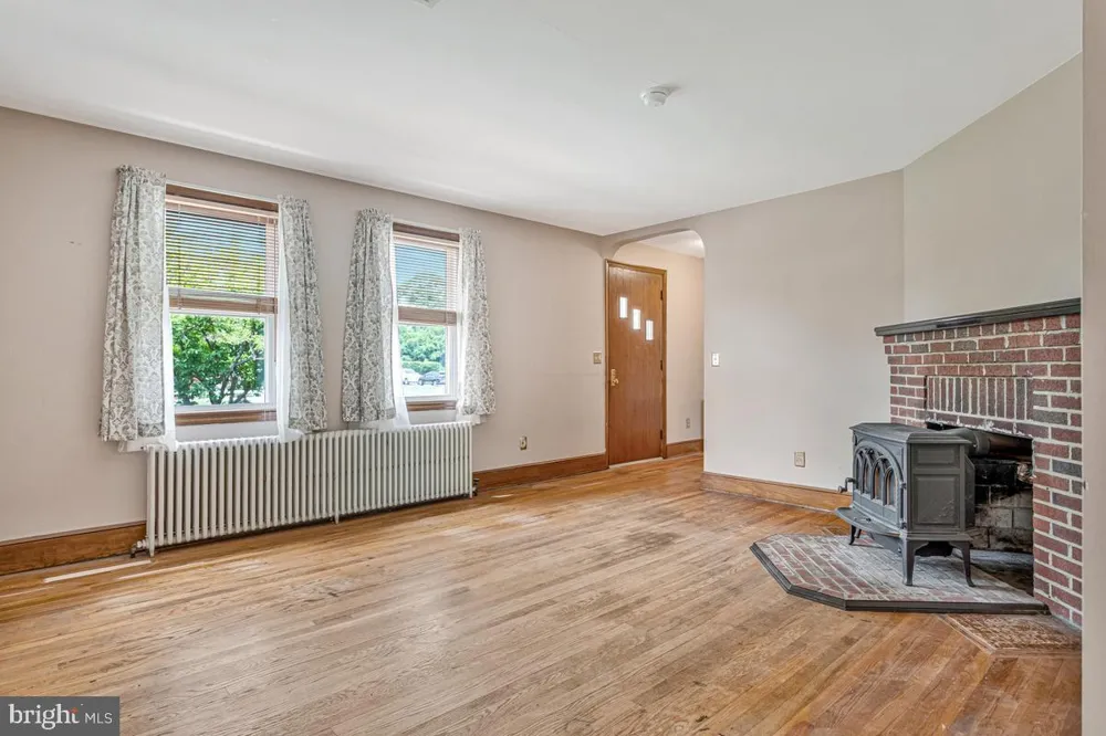 6614 HORSESHOE ROAD Clinton, MD 20735