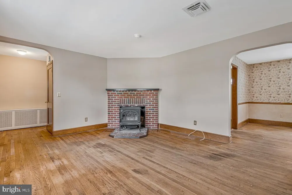 6614 HORSESHOE ROAD Clinton, MD 20735