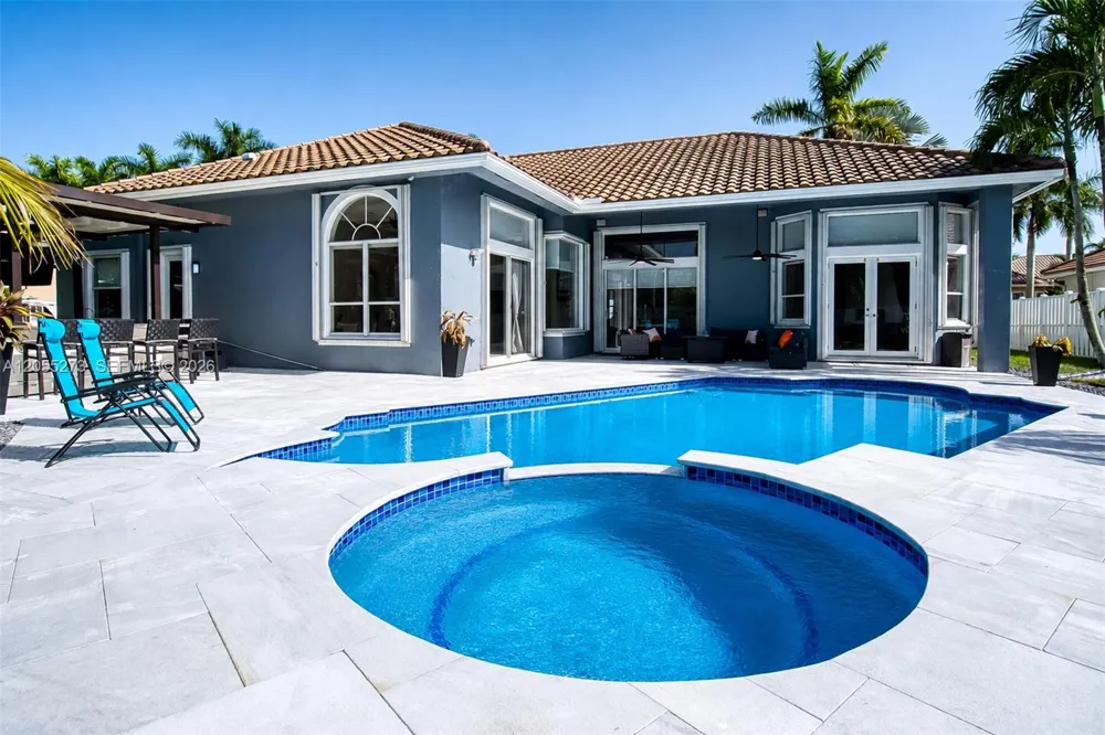 13755 NW 18th Ct Pembroke Pines, FL 33028