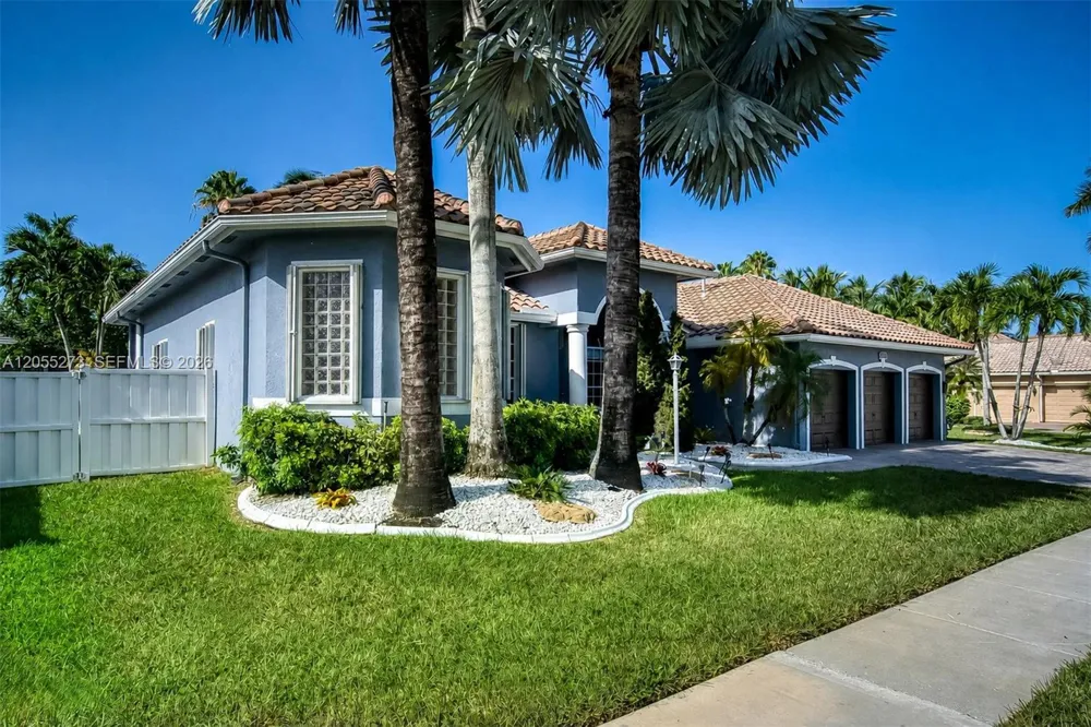 13755 NW 18th Ct Pembroke Pines, FL 33028