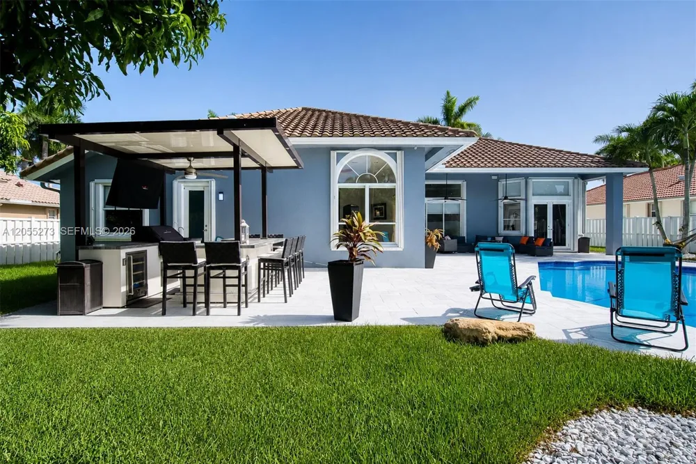 13755 NW 18th Ct Pembroke Pines, FL 33028