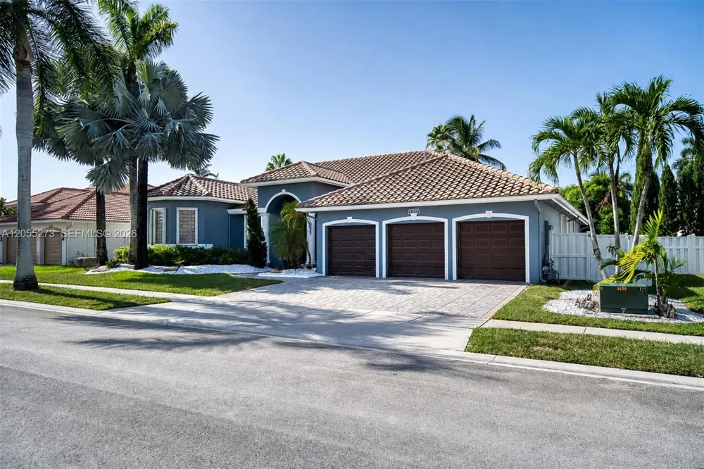 13755 NW 18th Ct Pembroke Pines, FL 33028