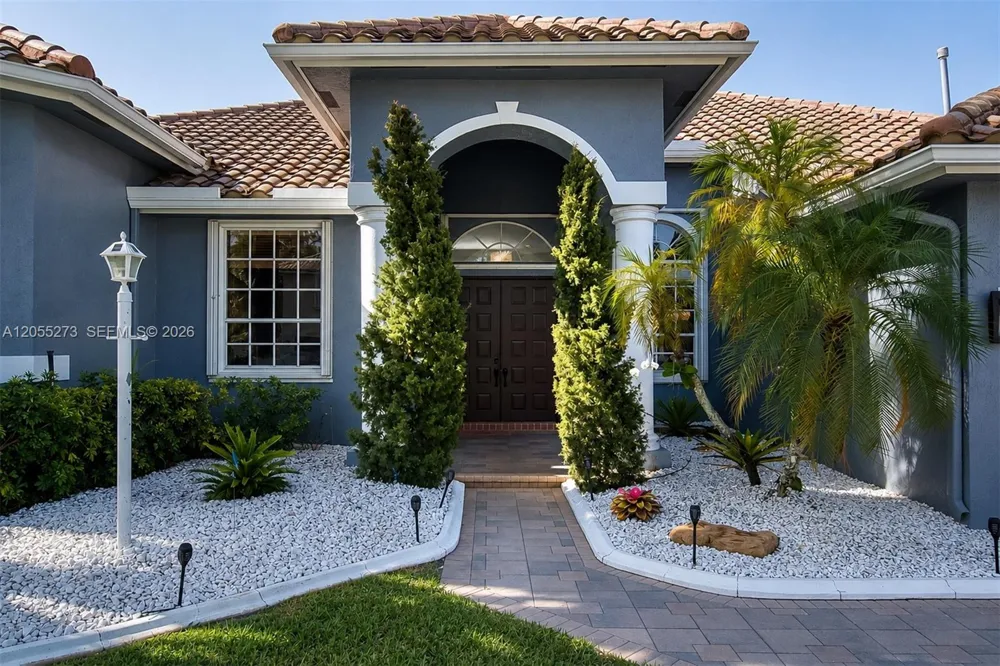 13755 NW 18th Ct Pembroke Pines, FL 33028