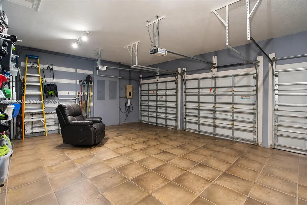 13755 NW 18th Ct Pembroke Pines, FL 33028