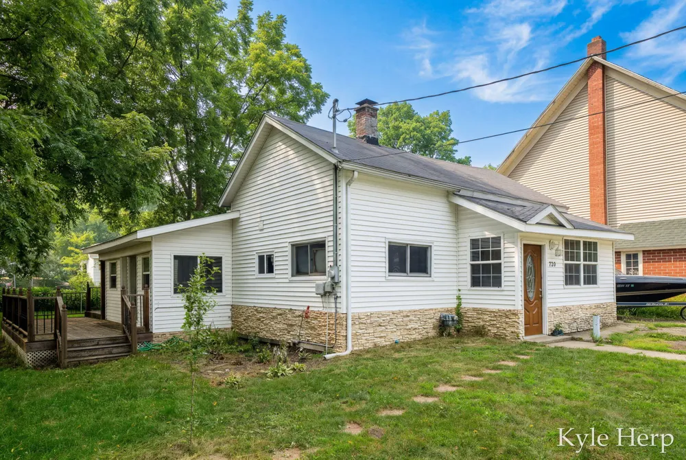720 Boltwood Street Hastings City, MI 49058