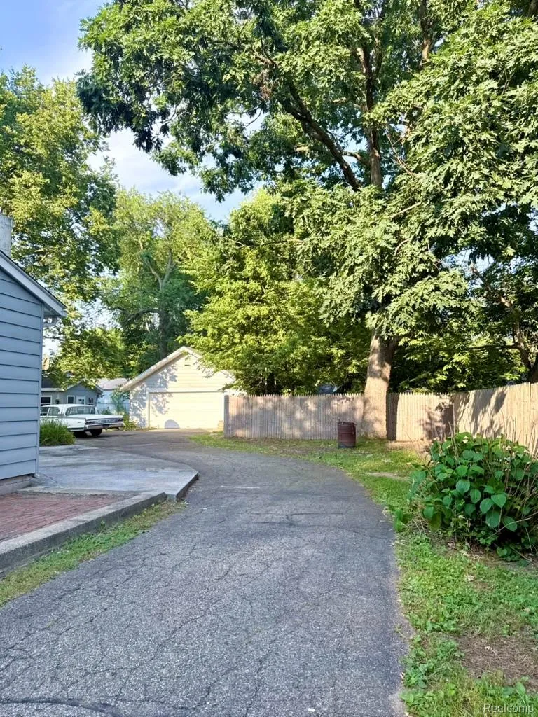 129 Morrow Street Comstock Charter Township, MI 49048