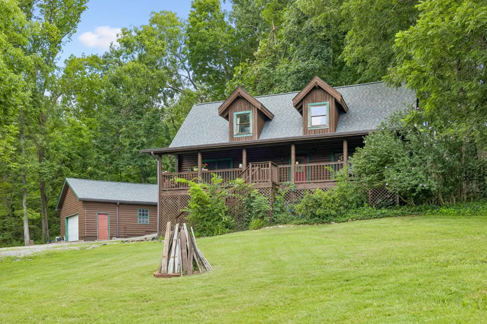 532 Cummings Ln Cottontown, TN 37048