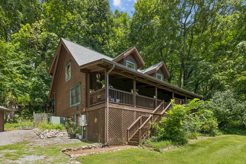 532 Cummings Ln Cottontown, TN 37048