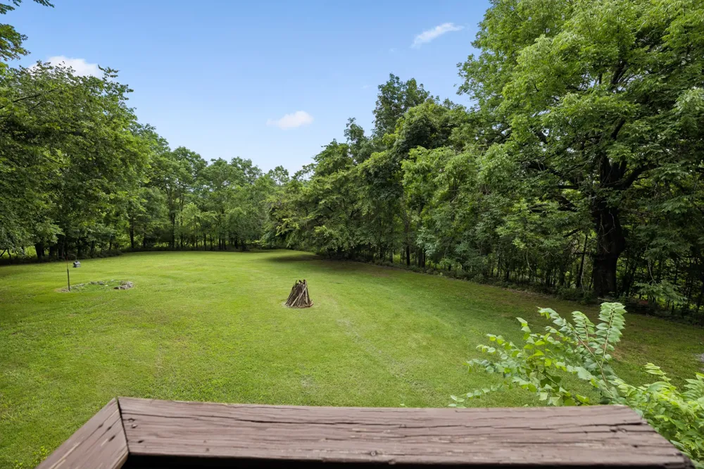 532 Cummings Ln Cottontown, TN 37048