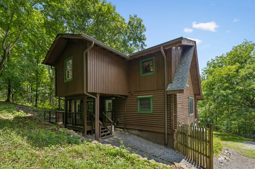 532 Cummings Ln Cottontown, TN 37048