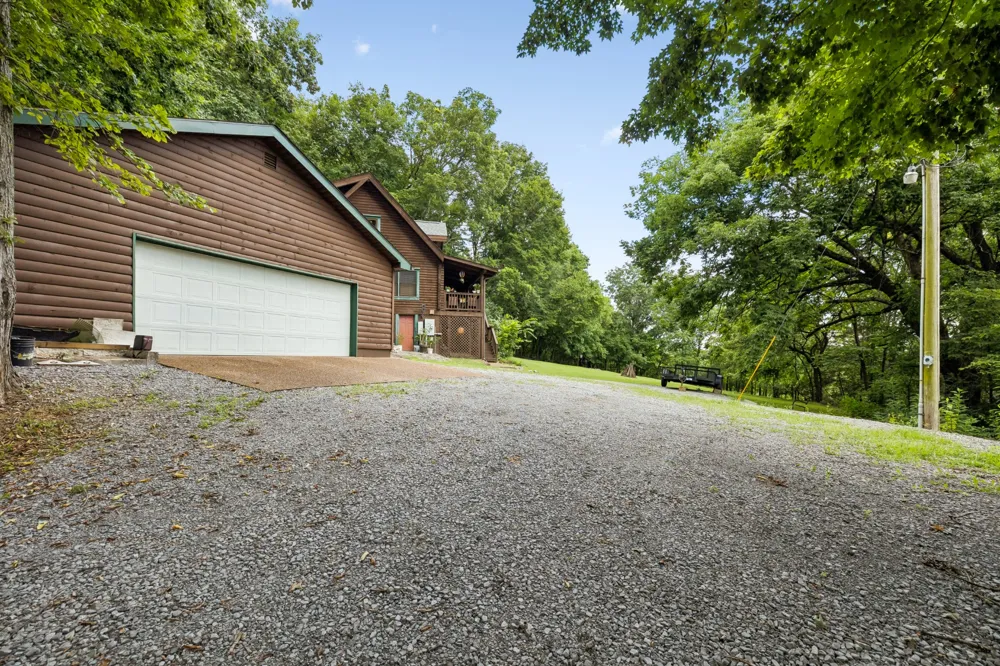 532 Cummings Ln Cottontown, TN 37048