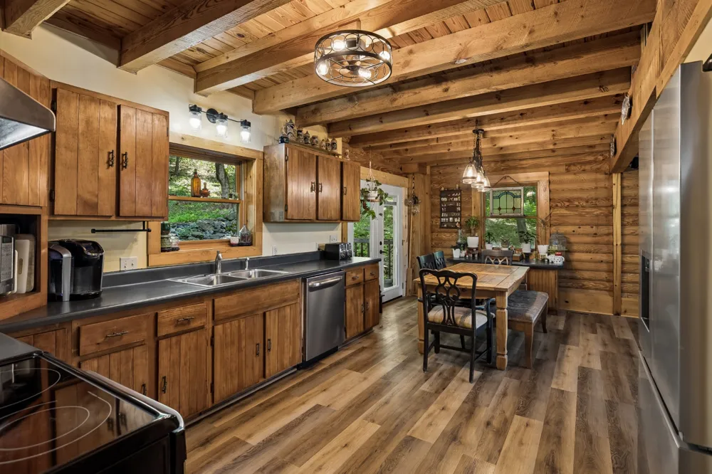 532 Cummings Ln Cottontown, TN 37048