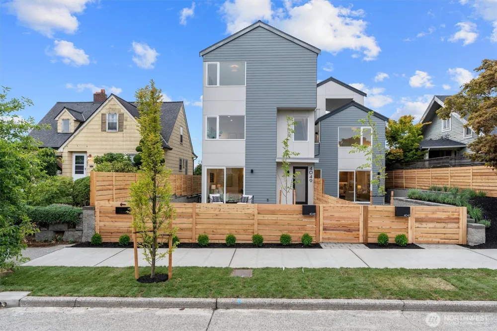 4049 44th Avenue SW Seattle, WA 98116