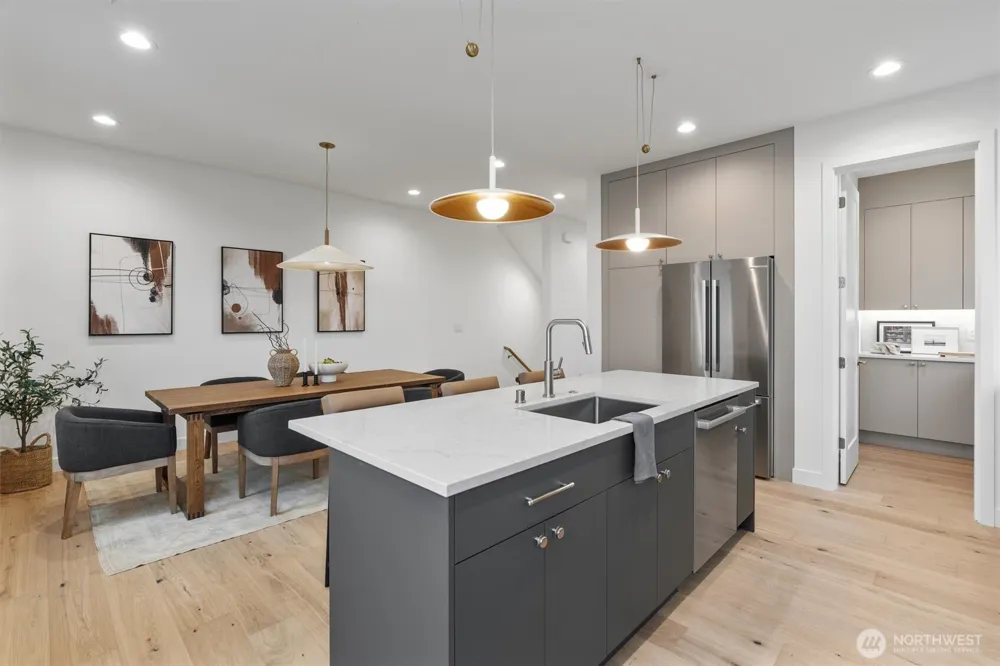 4049 44th Avenue SW Seattle, WA 98116