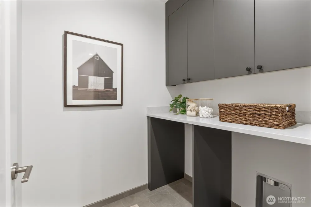 4049 44th Avenue SW Seattle, WA 98116
