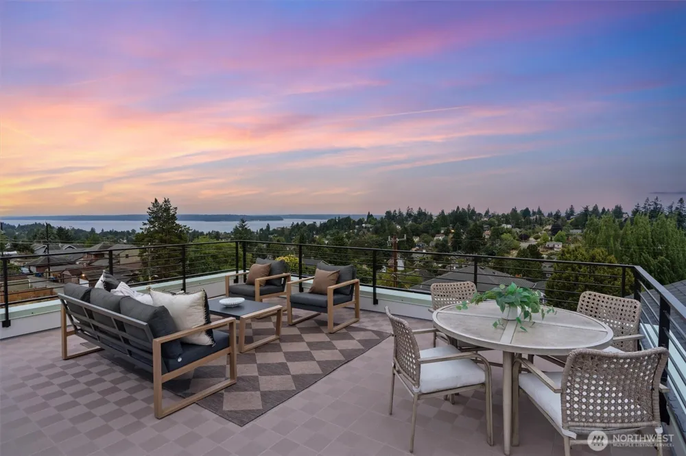 4049 44th Avenue SW Seattle, WA 98116