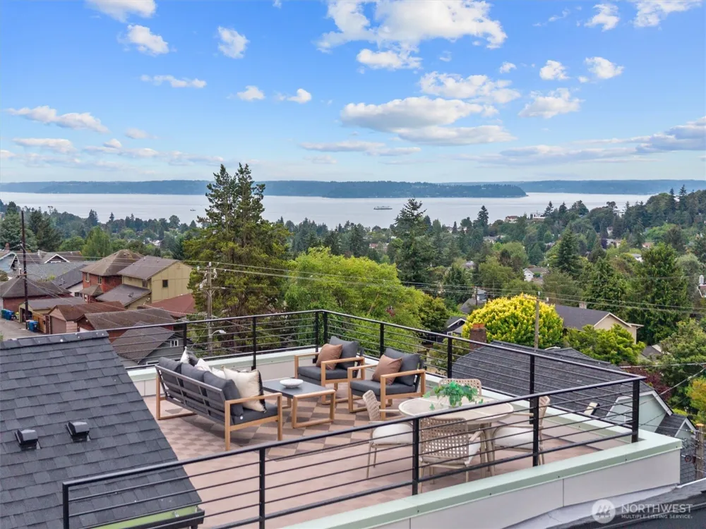 4049 44th Avenue SW Seattle, WA 98116
