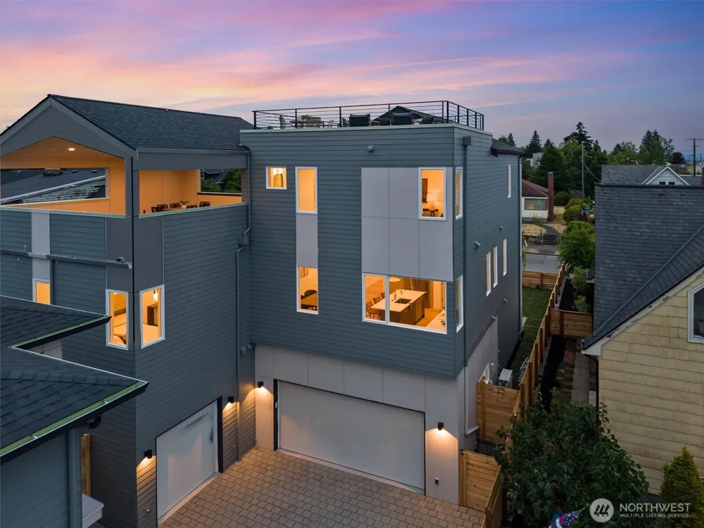 4049 44th Avenue SW Seattle, WA 98116