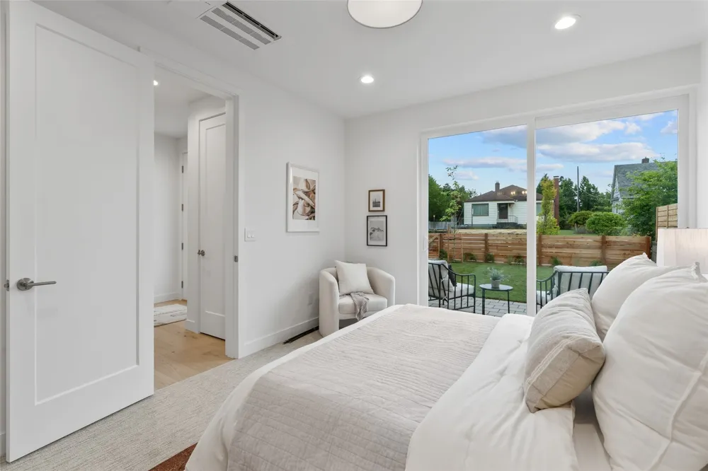 4049 44th Avenue SW Seattle, WA 98116