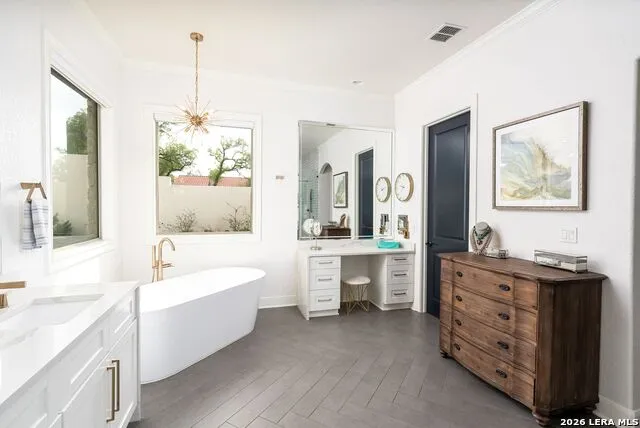 376 San Marcos New Braunfels, TX 78132