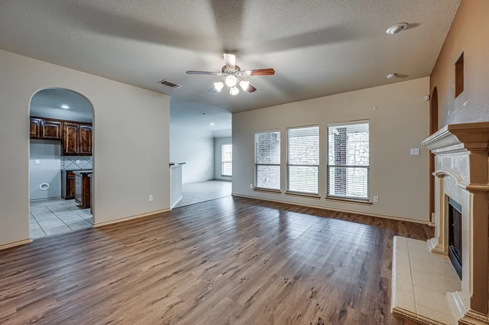 1114 Walter Stephenson Road Midlothian, TX 76065