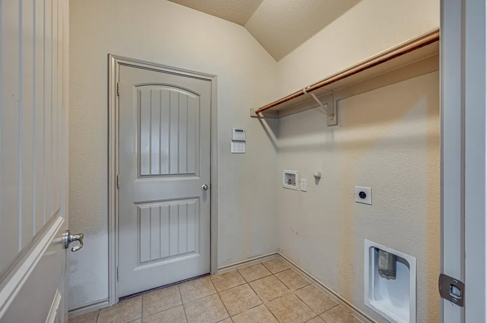 1114 Walter Stephenson Road Midlothian, TX 76065