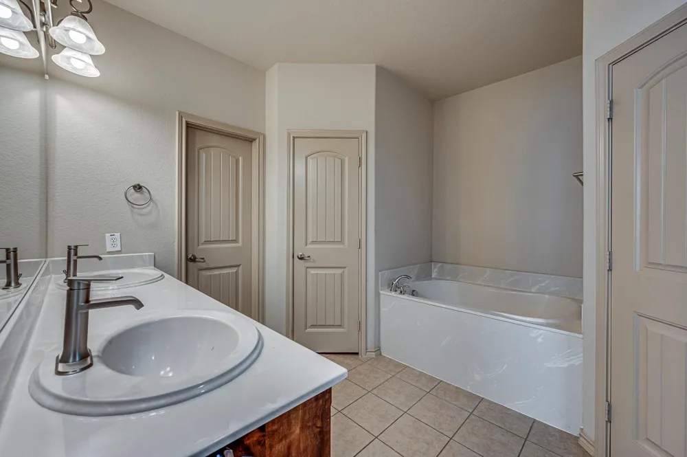 1114 Walter Stephenson Road Midlothian, TX 76065