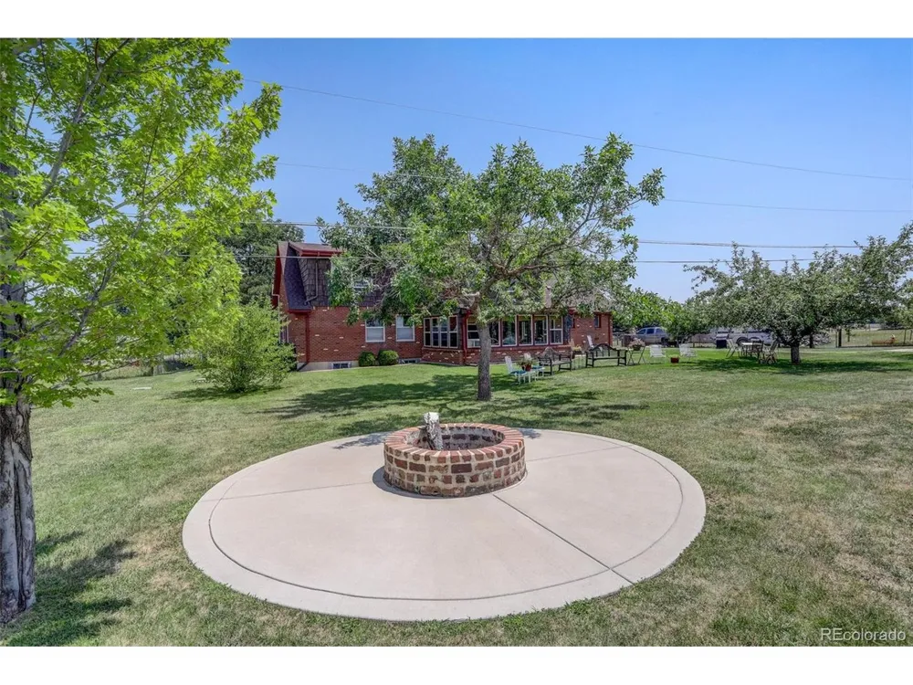 2316 Horseshoe Cir Longmont, CO 80504