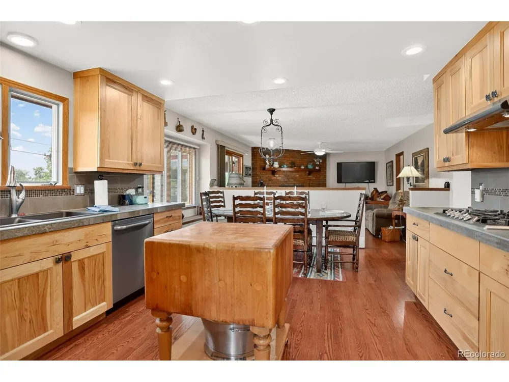 2316 Horseshoe Cir Longmont, CO 80504