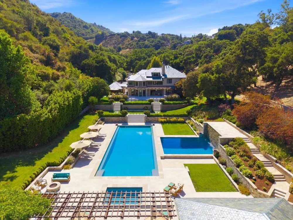 25355 La Loma Drive Los Altos Hills, CA 94022
