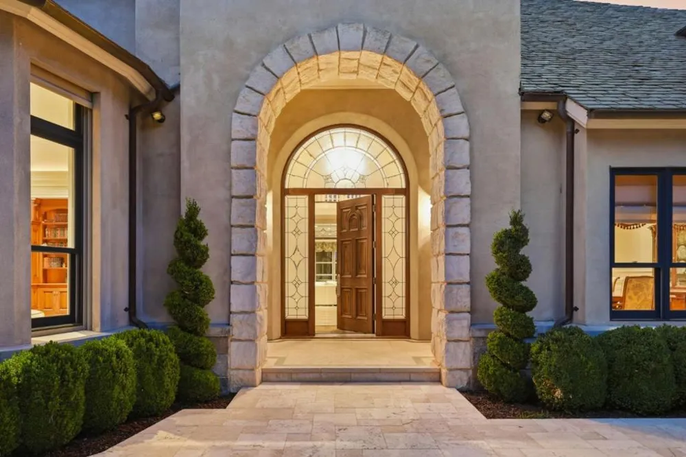 25355 La Loma Drive Los Altos Hills, CA 94022