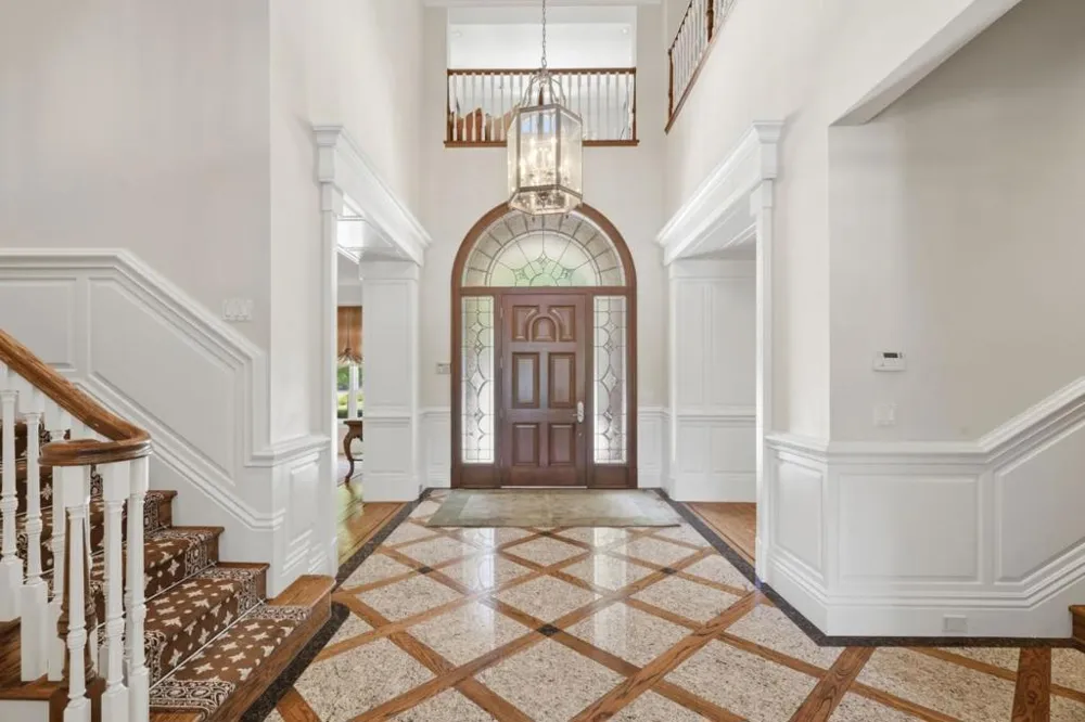 25355 La Loma Drive Los Altos Hills, CA 94022