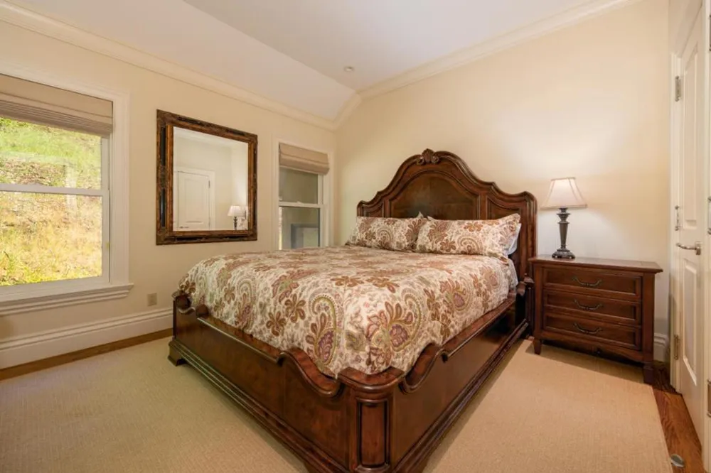 25355 La Loma Drive Los Altos Hills, CA 94022